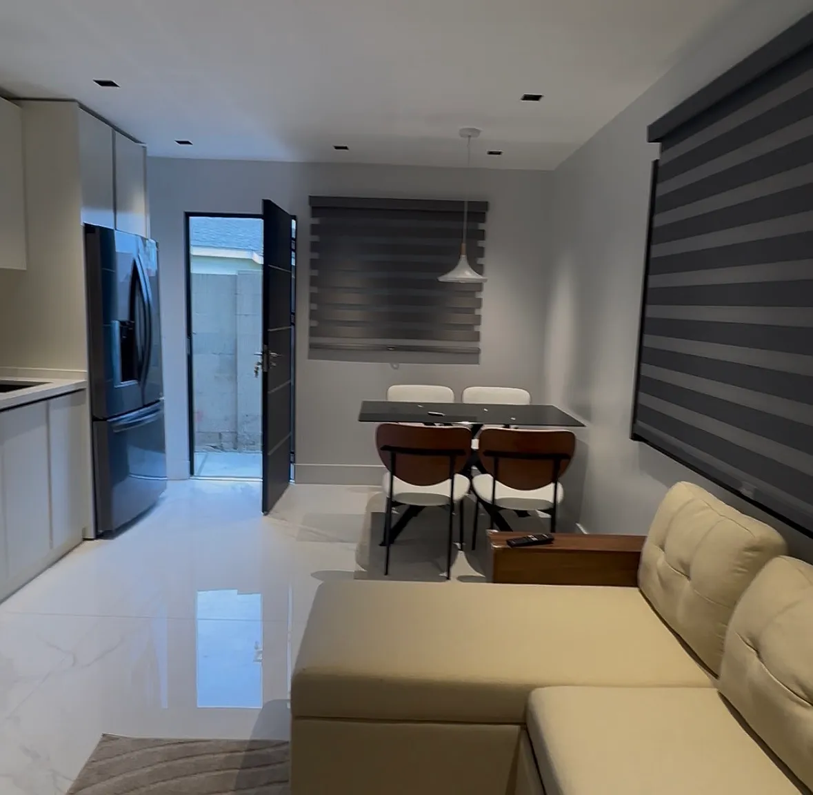 Darvalle St, Cerritos — Photo 3