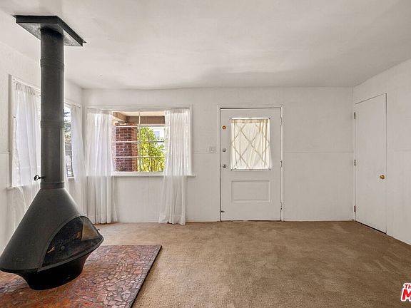 3rd image of 435 Raymond Ave