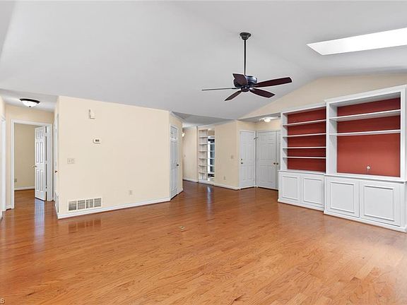 3rd image of 3414 Morris Farm Dr