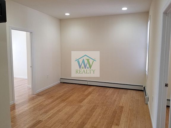 3rd image of 14620 Rockaway Blvd
