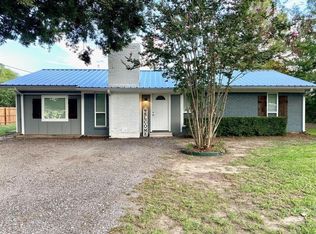 630 Moore St, Blossom, TX 75416