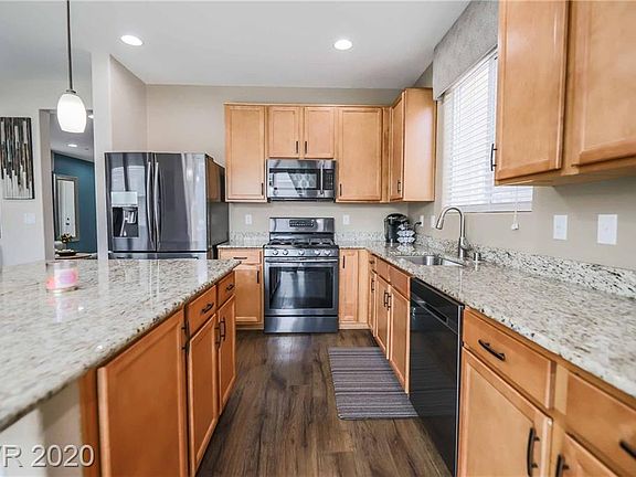 5th image of 964 Harbor Ave