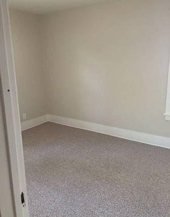4th image of 310 Crestwood Ave #2