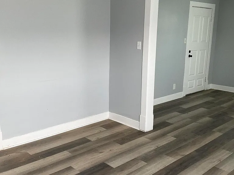 956 S Floyd St #1 — Photo 5