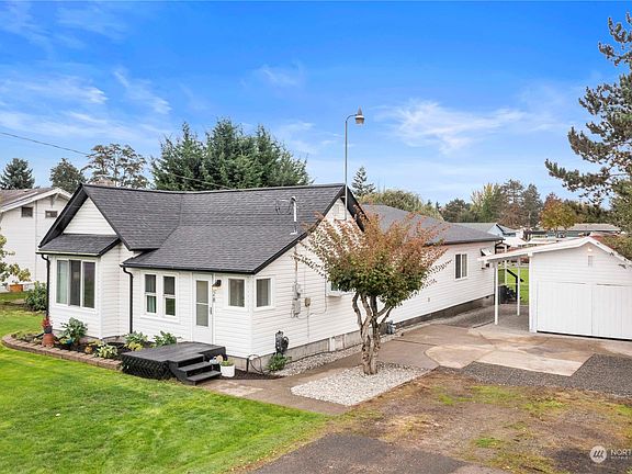 2nd image of 128 1st Avenue N