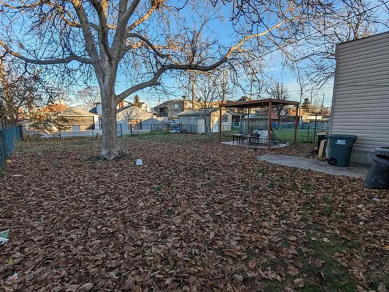 972 Langlois Ave — Photo 10