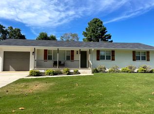 2300 W Lawson St, Fayetteville, AR 72703