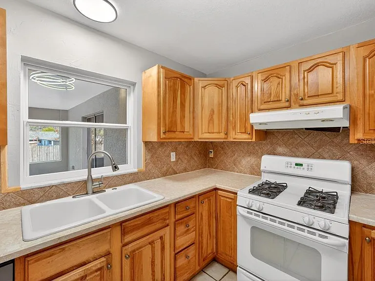 157 Alhambra Ave — Photo 10