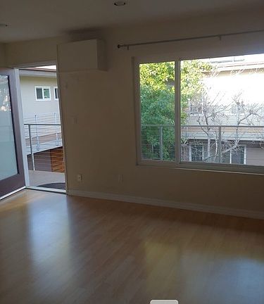 3rd image of 1520 W Carson St Studio 230