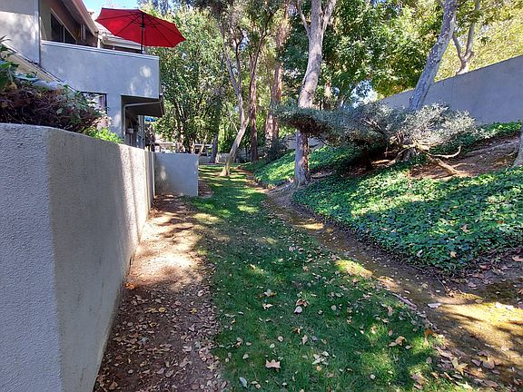 4th image of 23975 Arroyo Park Dr Unit 104