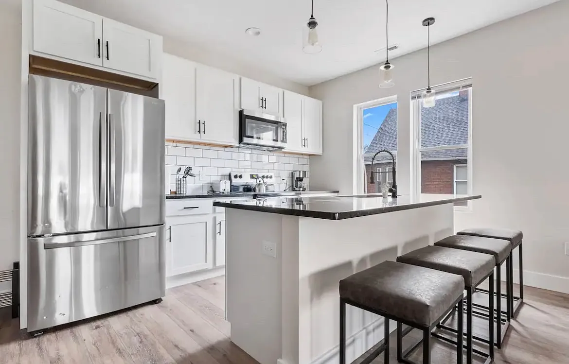 Building Photo - 5904 Denison Ave #1