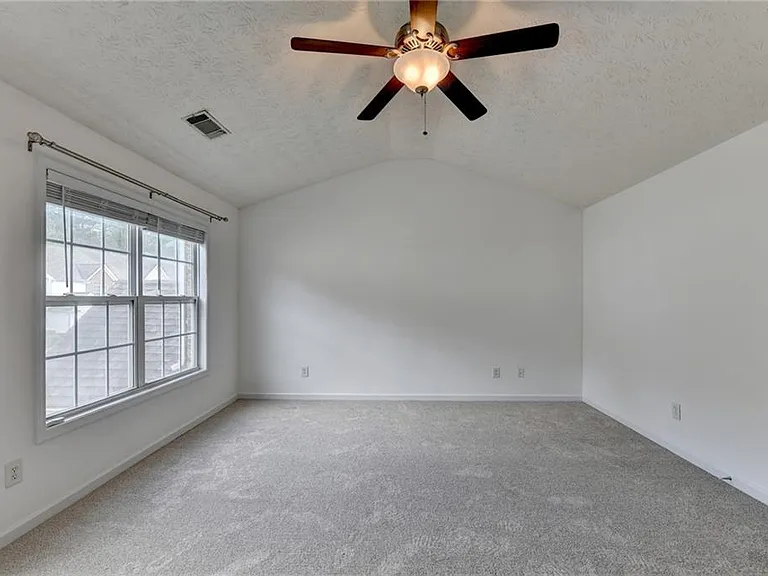 3067 Kentmere Dr — Photo 27