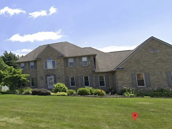 2710 Missenden St NW, North Canton, OH 44720