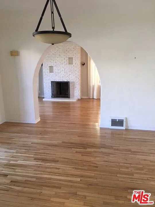 2 bed, 2.0 bath, 1700 sqft, $4,500 — Photo 3