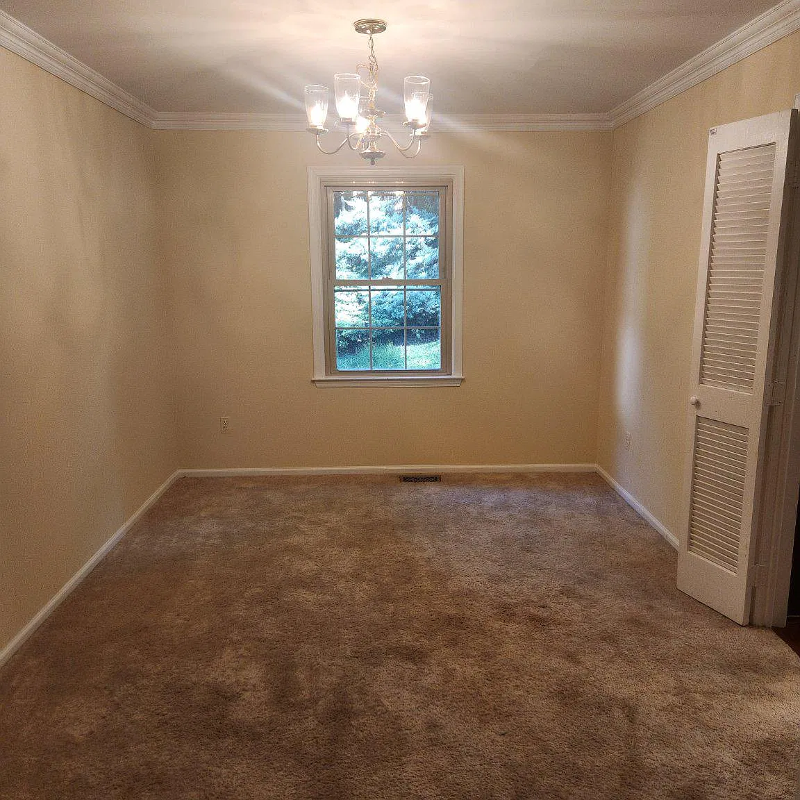 4 bed, 2.5 bath, 1992 sqft, $3,500 — Photo 3