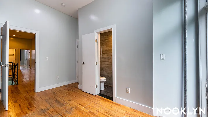 Rented by Nooklyn NYC LLC | media 31