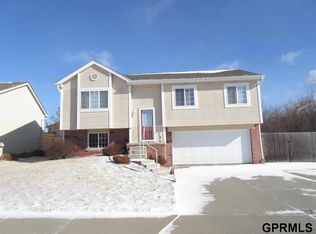 11650 Newport Ave, Omaha, NE 68164