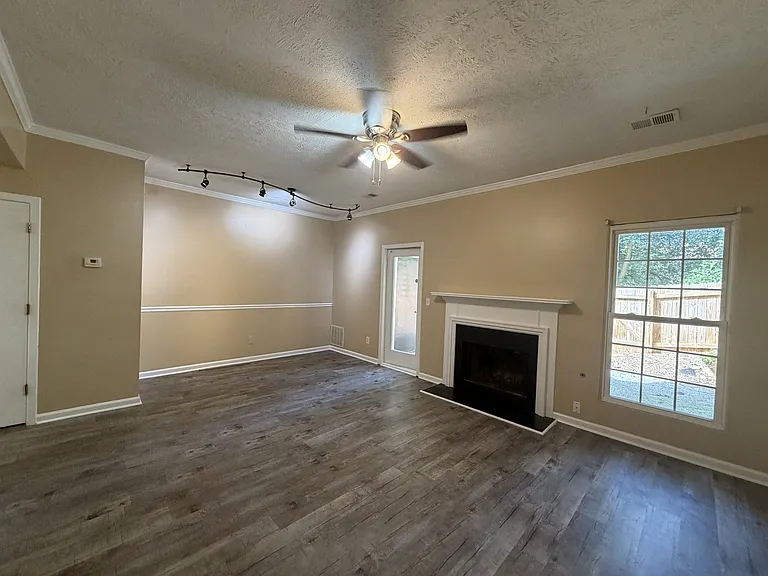 208 Wedgewood Way — Photo 20