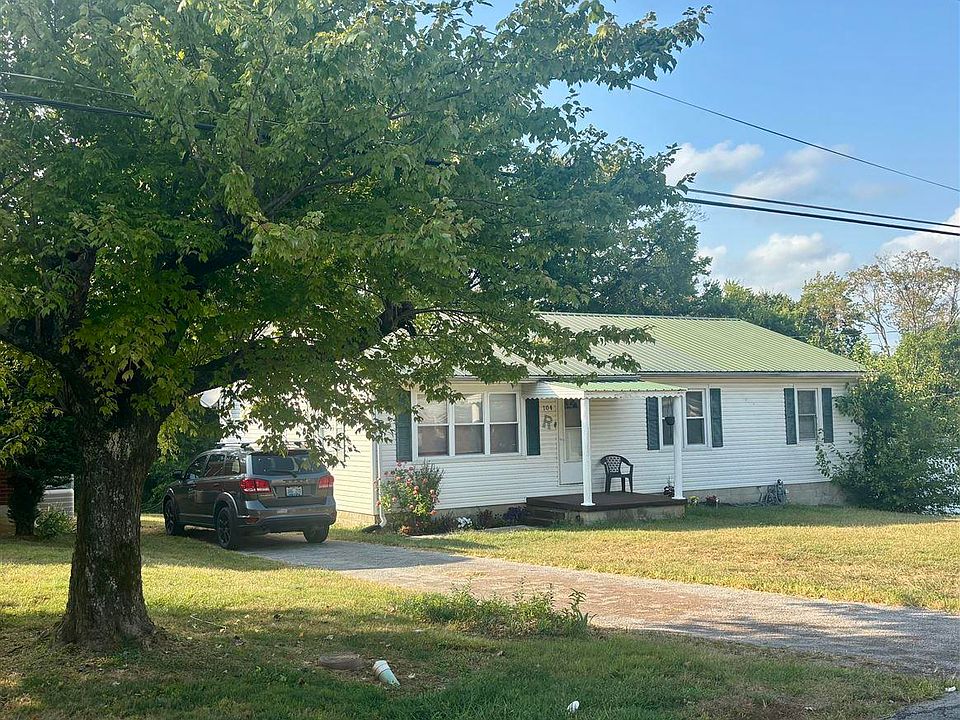 2nd image of 104 Eads St