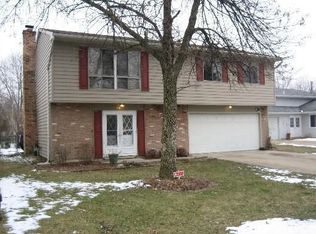 946 Mulford Ln, Joliet, IL 60431