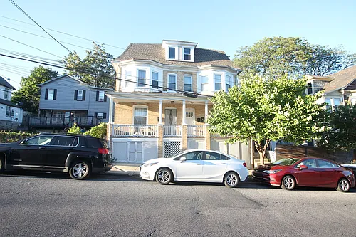 713 Spring Garden St Photo 1