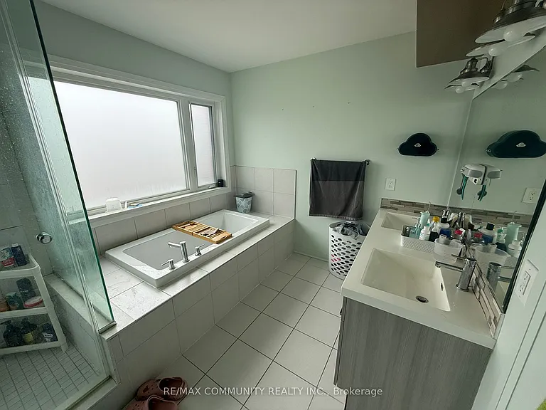 46 Sarah Jackson Cres — Photo 16