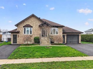 92 Augusta Ter, Moncton, NB E1G5B7