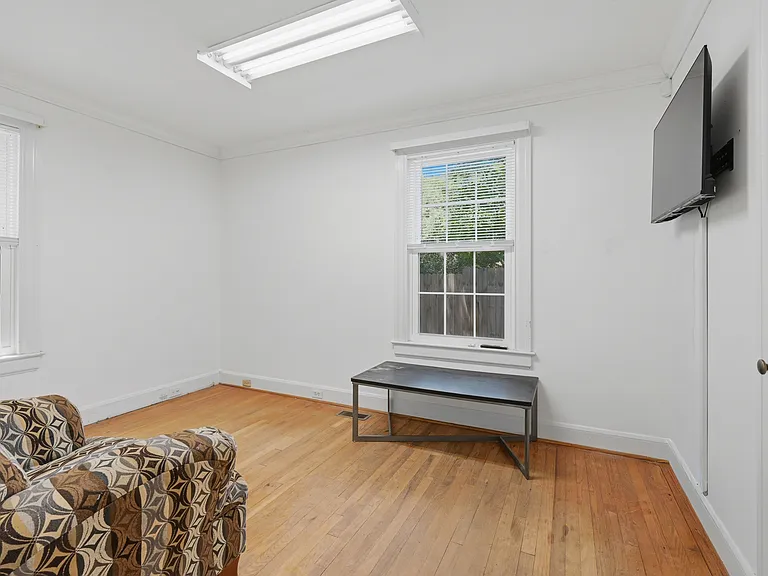 2603 W Carver St — Photo 17