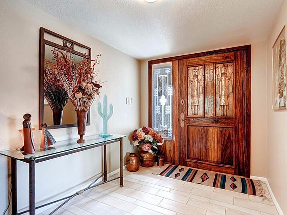 FRONT ENTRANCE FOYER