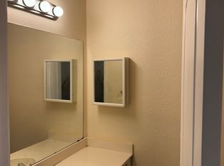 300 Kingfisher Ln, Arlington, TX 76002