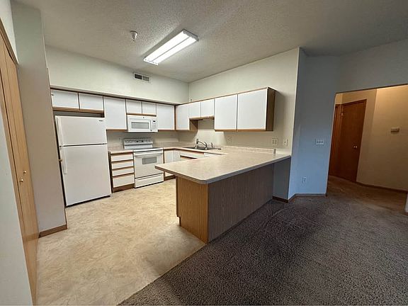2nd image of 2888 Coral Ct