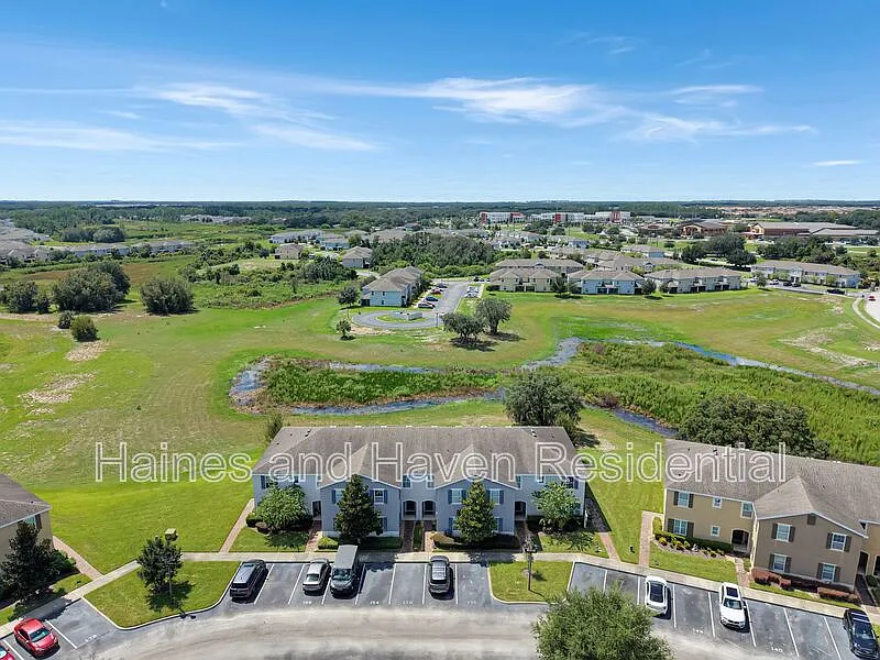 4 bed, 3.0 bath, 1950 sqft, $1,995 — Photo 3