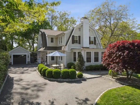 15 Hawthorne Pl, Summit City, NJ 07901