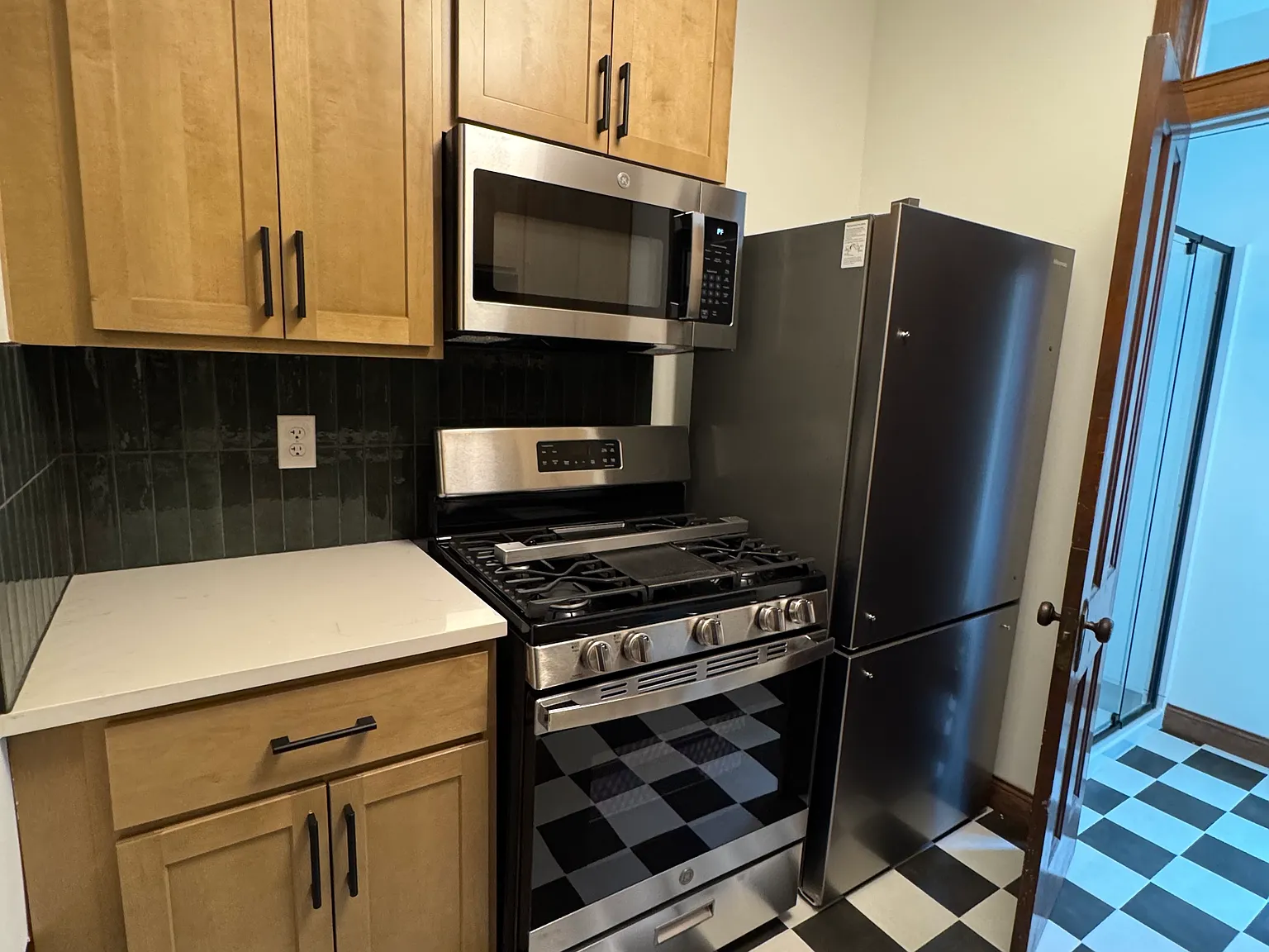 1 bed, 868 sqft, $1,395 — Photo 4
