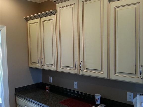 2nd image of 125 Oxford Ln