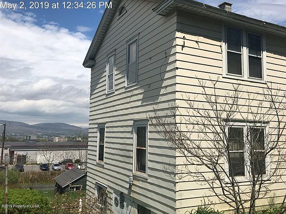 3rd image of 336 Hiller Ave