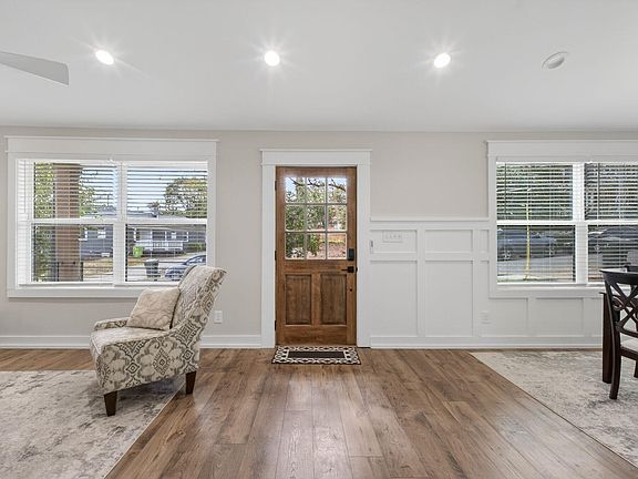 4th image of 1704 Bickett Blvd