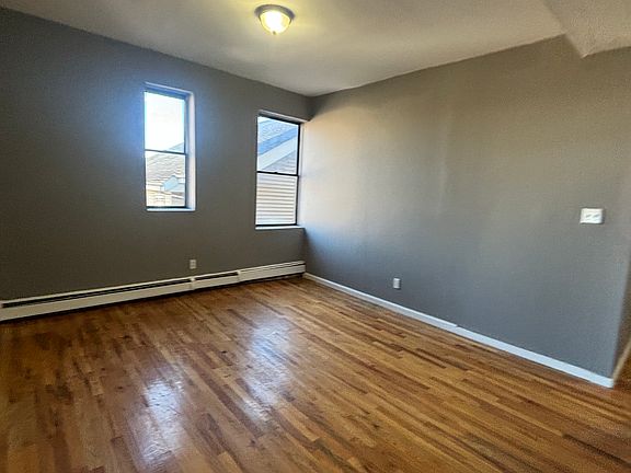 3rd image of 246 Roseville Ave #3D