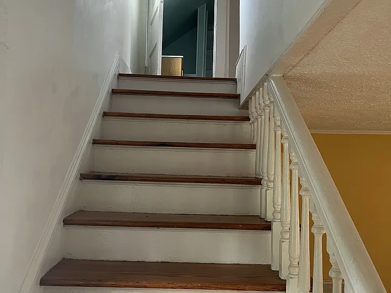 221 Warren Ave — Photo 13