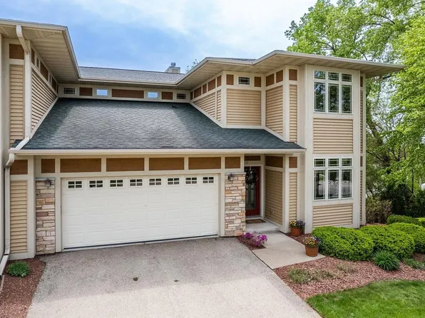 1100 West Pleasant Street #1, Portage, WI 53901