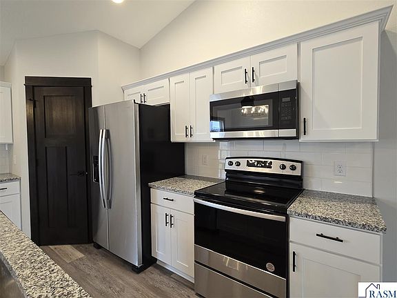4th image of 893 Mill Race Ct
