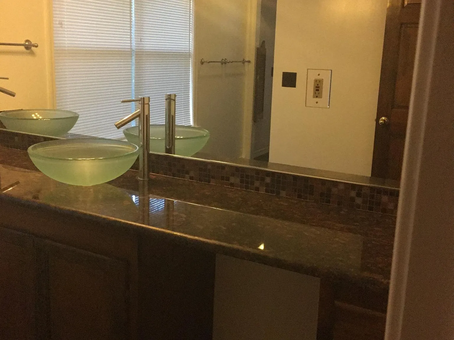 5 bed, 4356 sqft, $3,495 — Photo 2