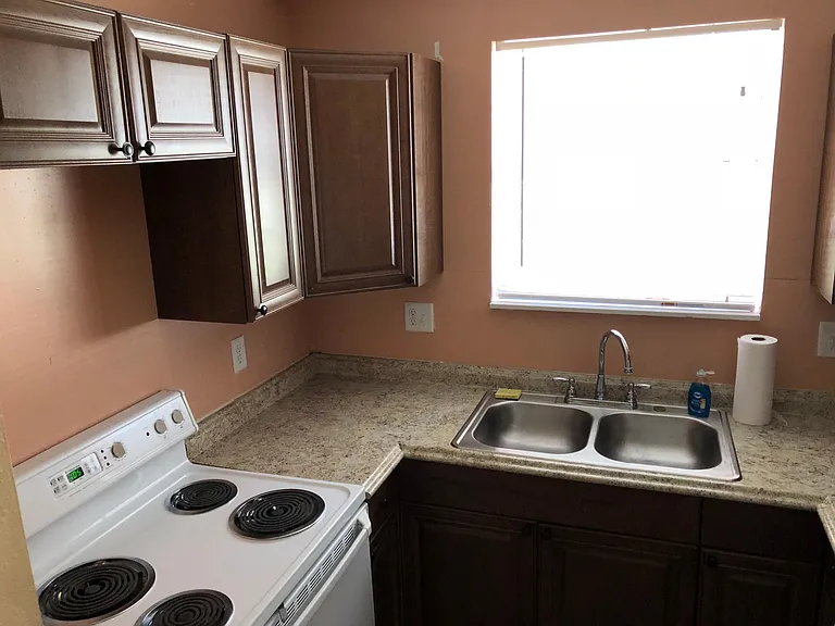 9029 Westchester Cir — Photo 11