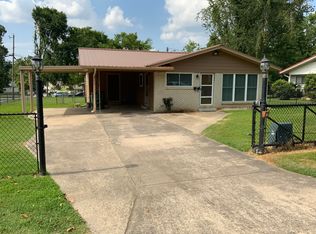 9020 Cloverhill Rd, Little Rock, AR 72205