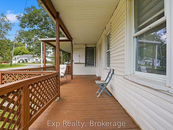 5th image of 84 Bursthall St #82