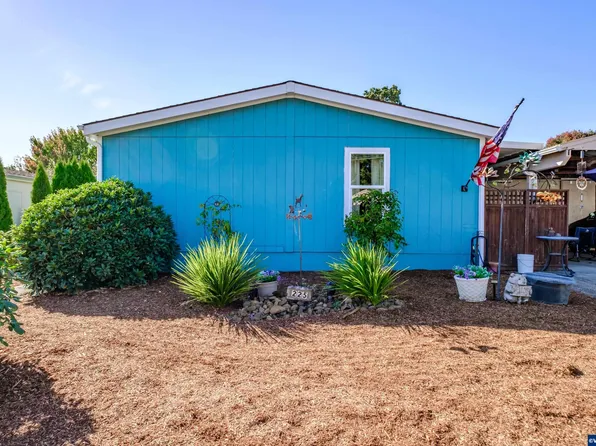 300 SE Lacreole Dr Unit 225, Dallas, OR 97338