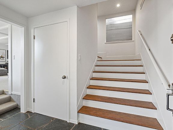 4th image of 85 Shelley Drive