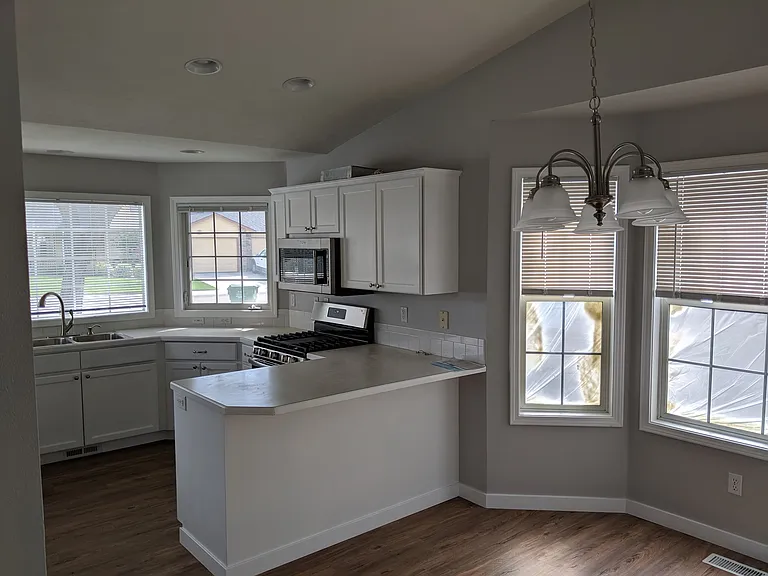 1800 E Cougar Creek Dr — Photo 4