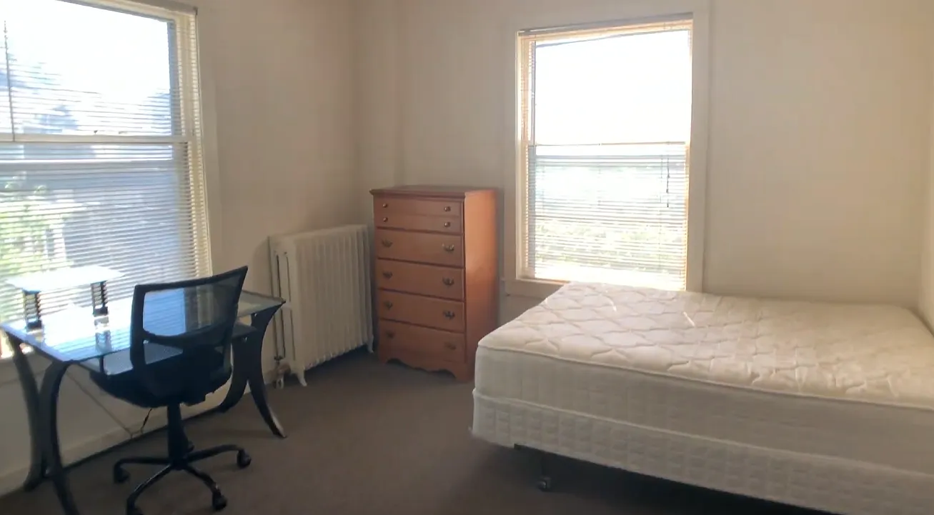 202 Williams St — Photo 3