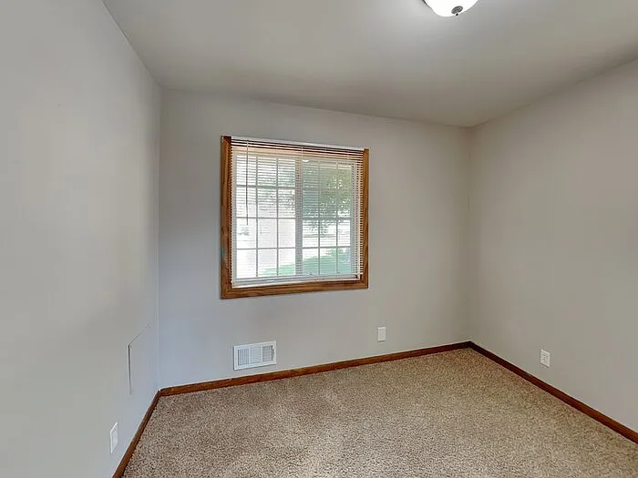 1218 Skillman Ave E — Photo 10